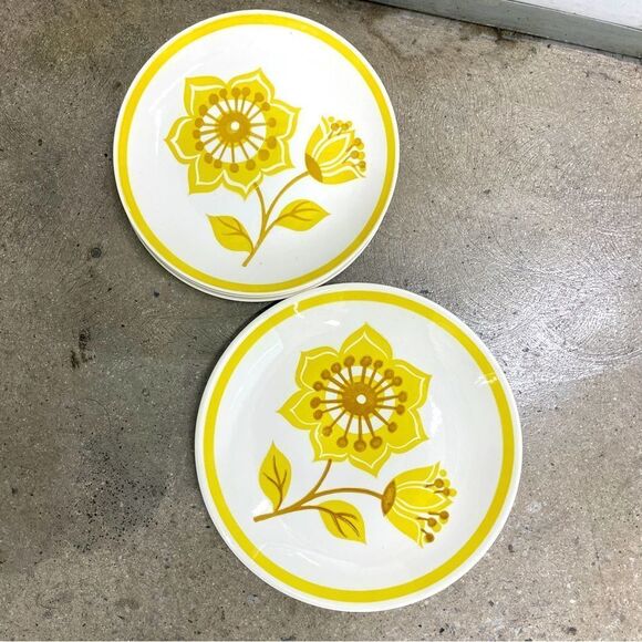Set of Vintage Plates - Picture 2 of 4